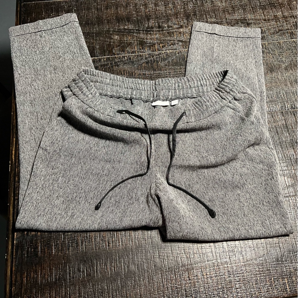 Bundle 4 pairs of pull on work pants. 3 NEW YORK & CO. 1 EXPRESS. All size large